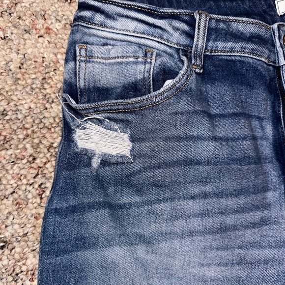 KanCan Women's Mid-Rise Ankle-Skinny Blue Distressed Jeans. Size 31 - Picture 4 of 9